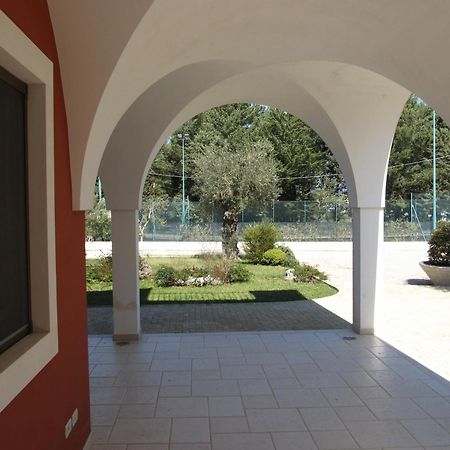 Gasthaus Relais Casabella Martina Franca Exterior foto