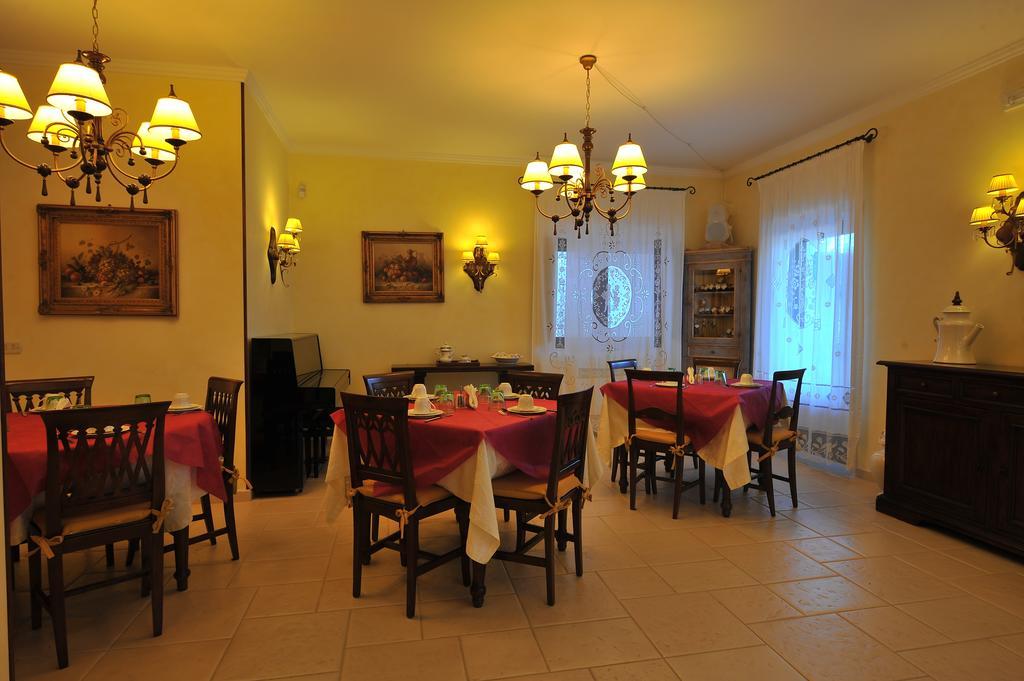 Gasthaus Relais Casabella Martina Franca Exterior foto