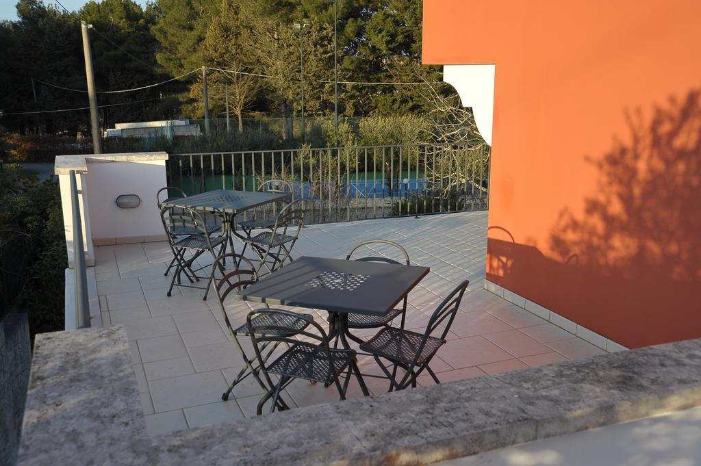 Gasthaus Relais Casabella Martina Franca Exterior foto